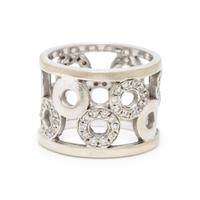 WHITE GOLD AND DIAMOND RING