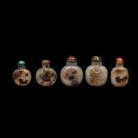 Five Chinese Silhouette Agate Snuff Bottles, 20th Century 近代 瑪瑙巧雕鼻烟壺五支
