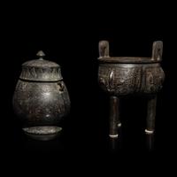 Two Chinese Archaistic Bronze Vessels, 19th Century — 清晚期 仿古銅器兩件