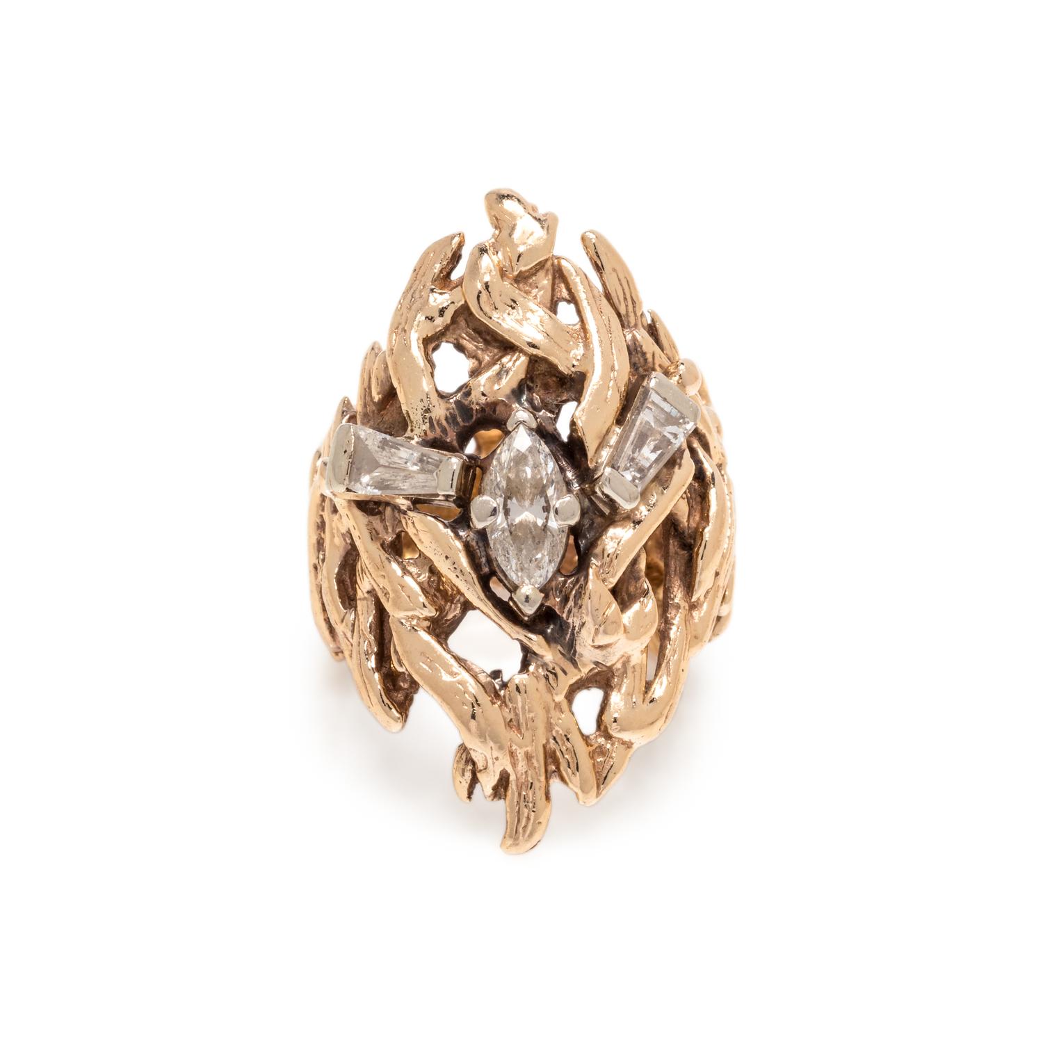 YELLOW GOLD AND DIAMOND RING