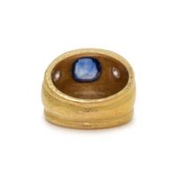 ELIZABETH LOCKE, YELLOW GOLD, SAPPHIRE AND DIAMOND RING