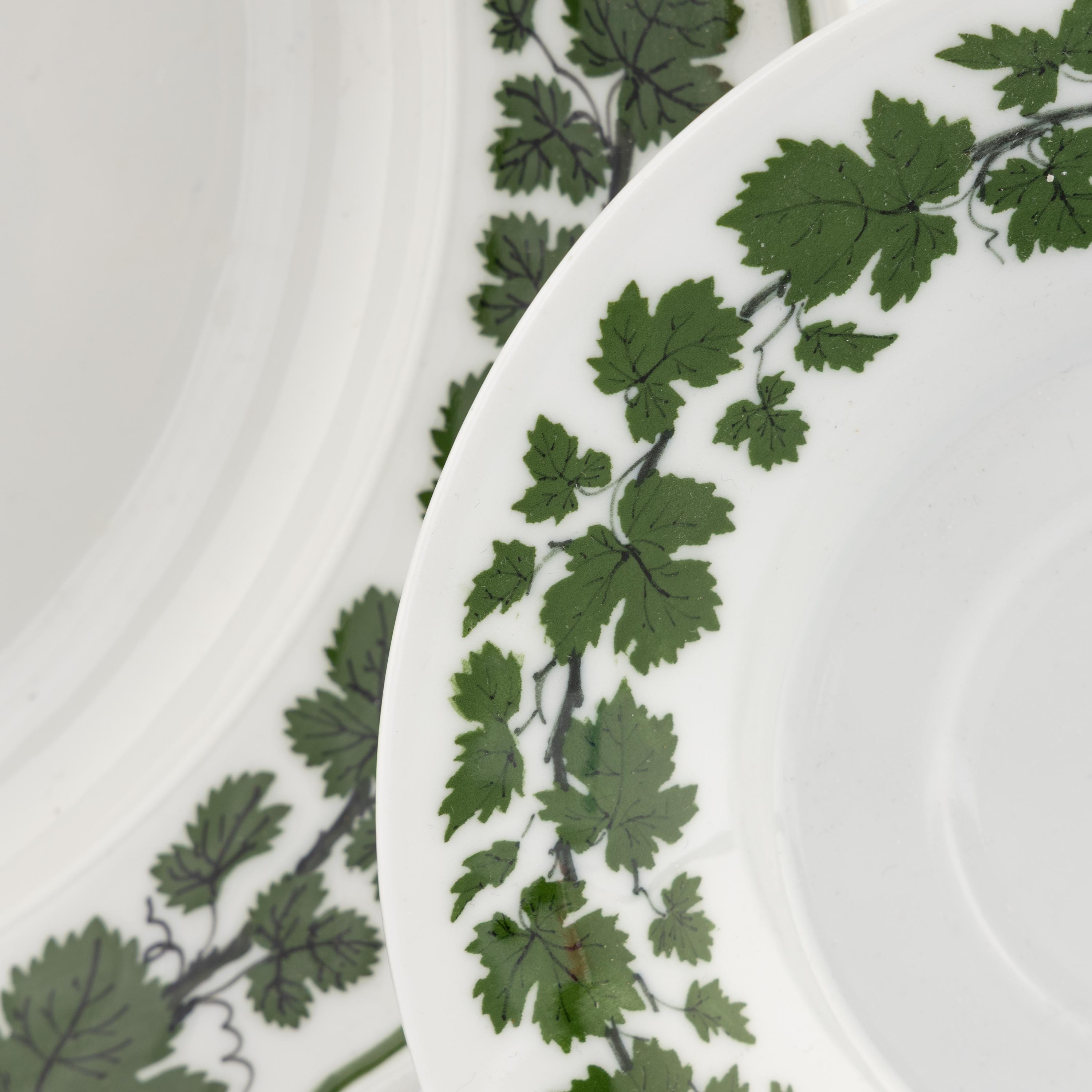 A Meissen Porcelain Green Vine Dinner Service