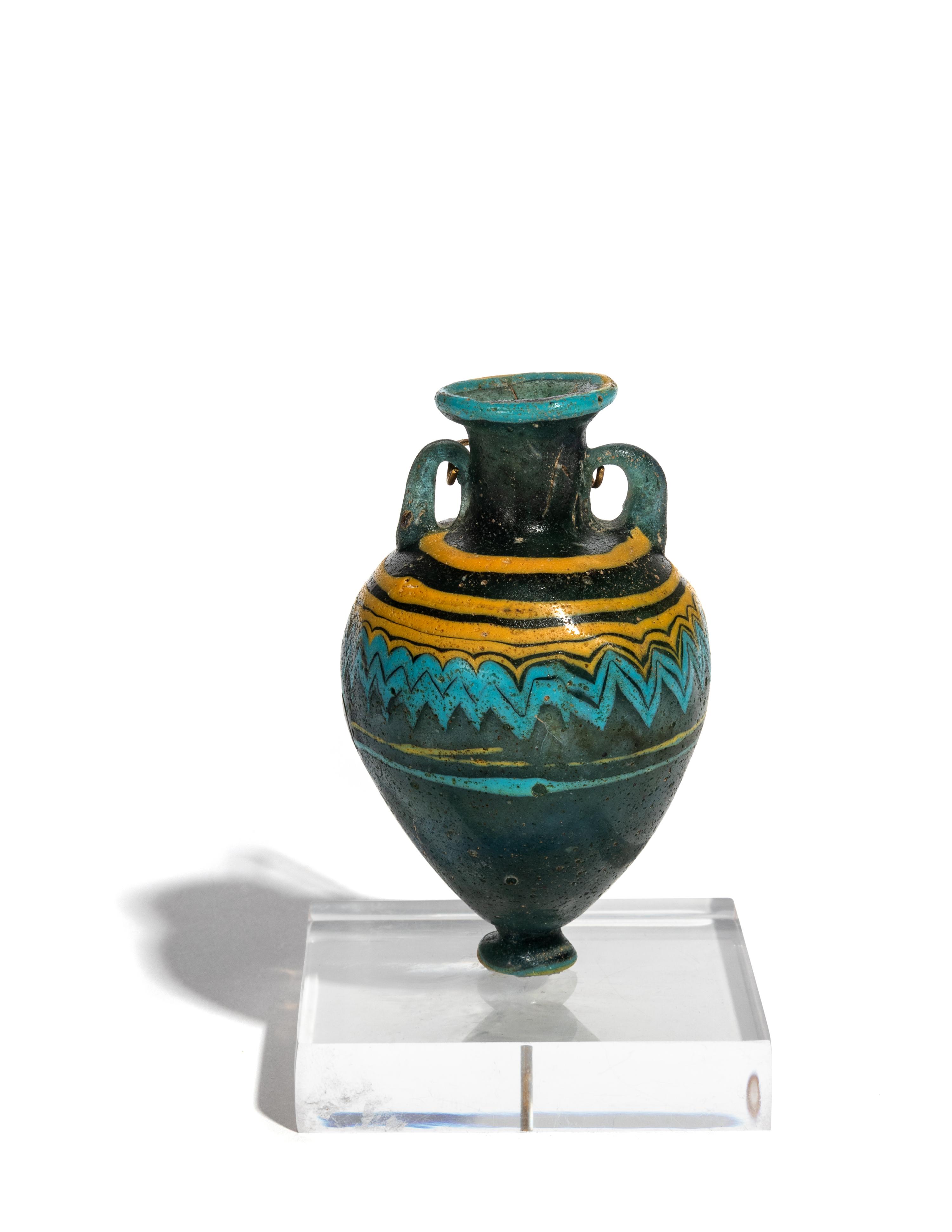 An Eastern Mediterranean Core-Formed Glass Amphoriskos