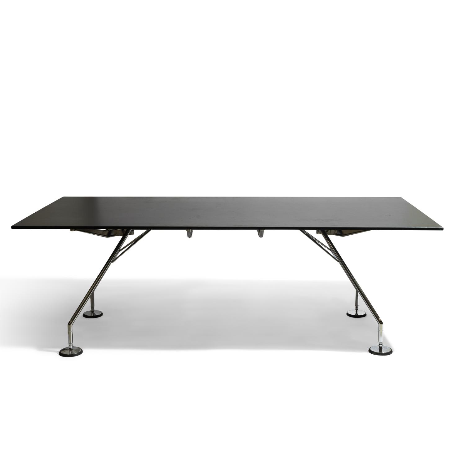 Tecno Nomos desk