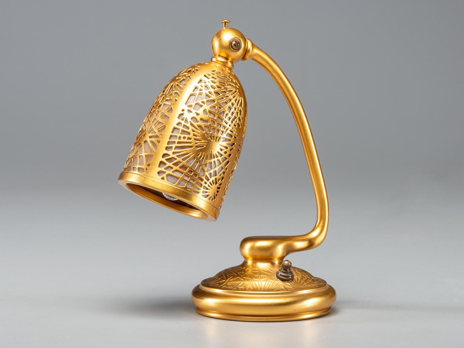 Pine Needle Desk Lamp, model 552