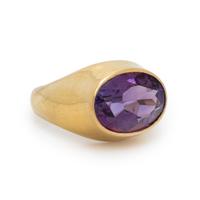 AMETHYST AND YELLOW GOLD RING