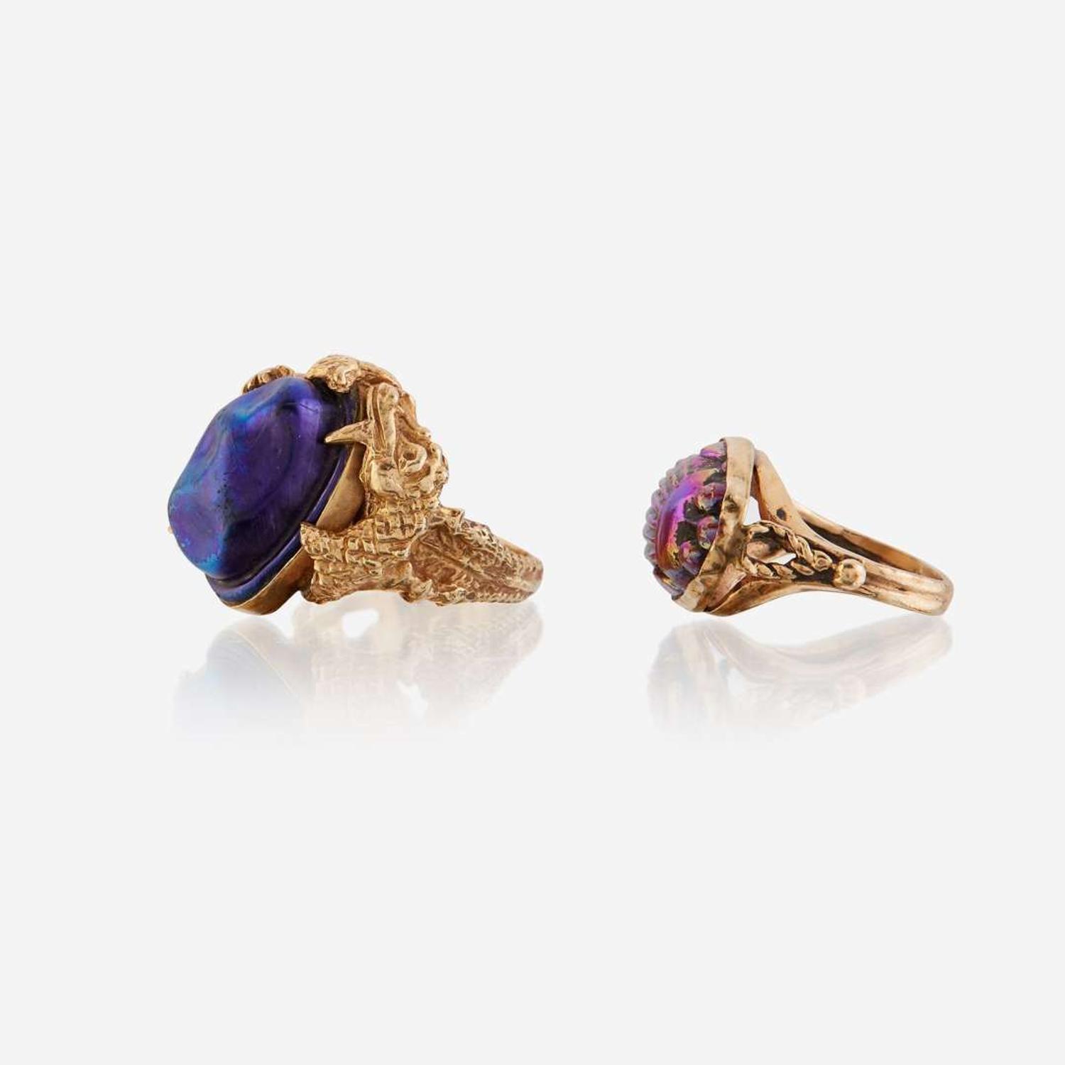 A collection of fourteen karat gold and glass jewelry