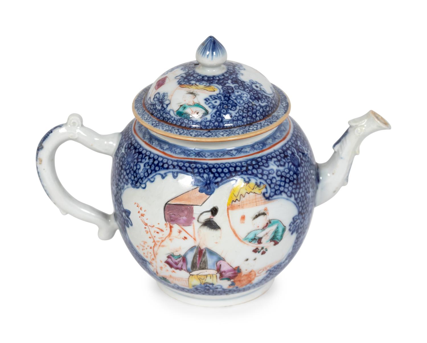 A Chinese Export Blue and White Porcelain Teapot and Cover