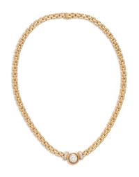 YELLOW GOLD AND DIAMOND NECKLACE
