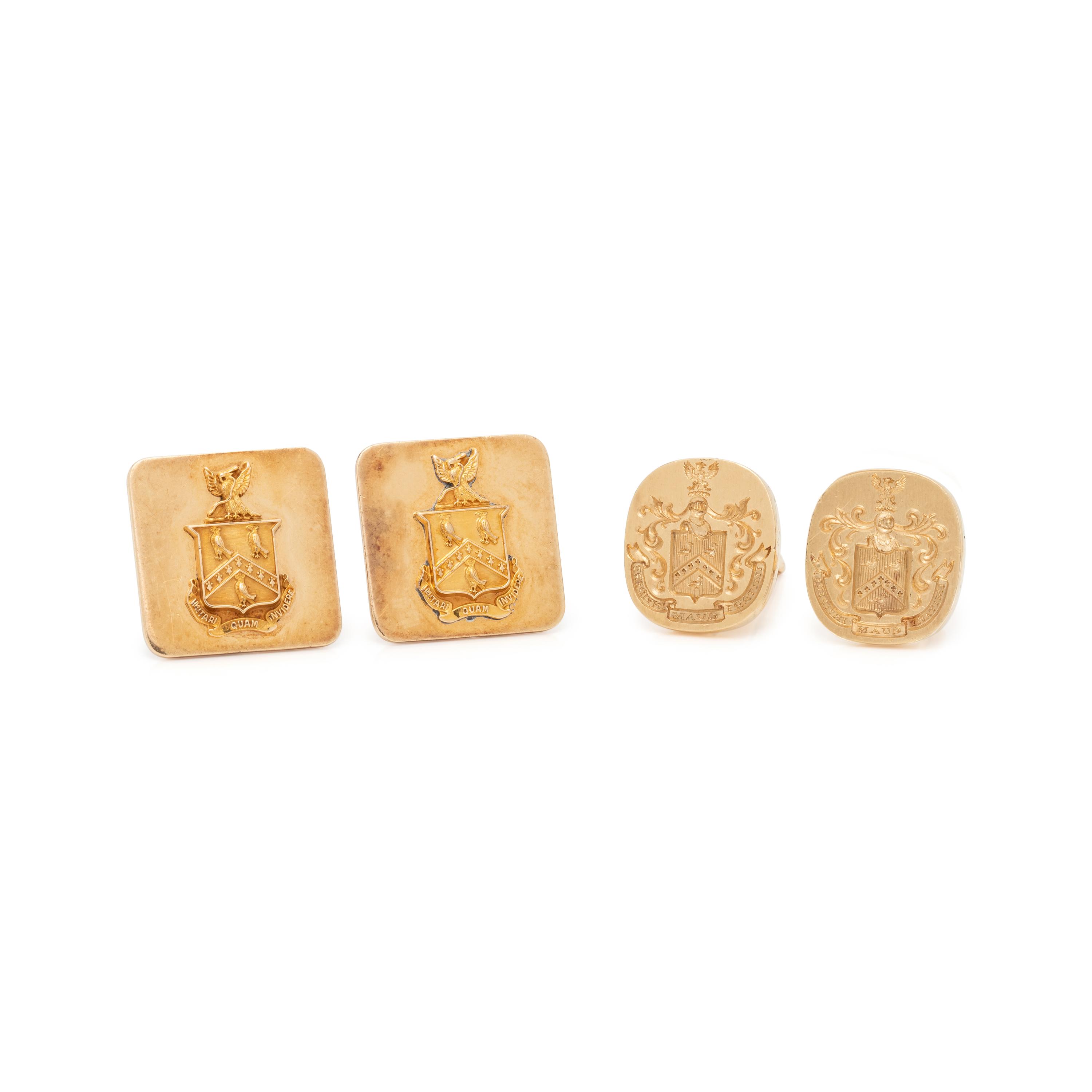 COLLECTION OF YELLOW GOLD FAMILY CREST CUFFLINKS