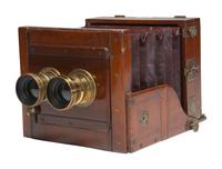 [CAMERAS]. English stereo tailboard camera with matching brass lenses.
