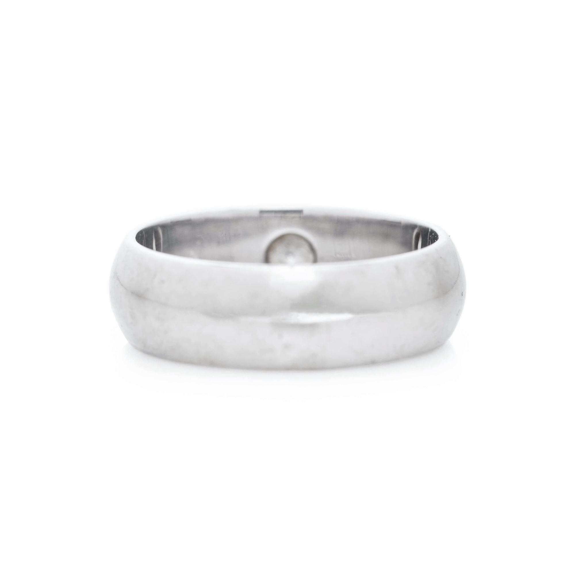 WHITE GOLD AND DIAMOND RING
