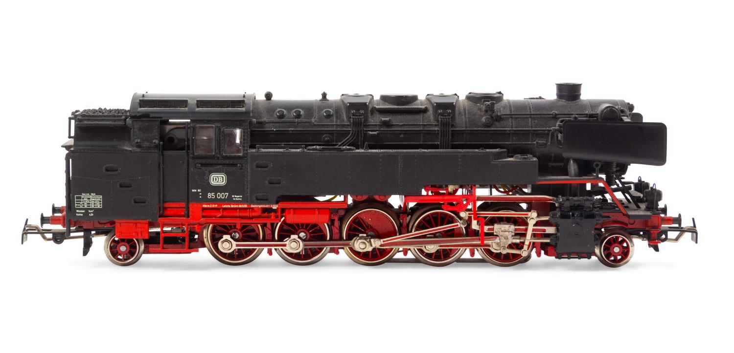 A Marklin Painted Metal HO-Gauge DB 4 -6-2 Locomotive and Tender