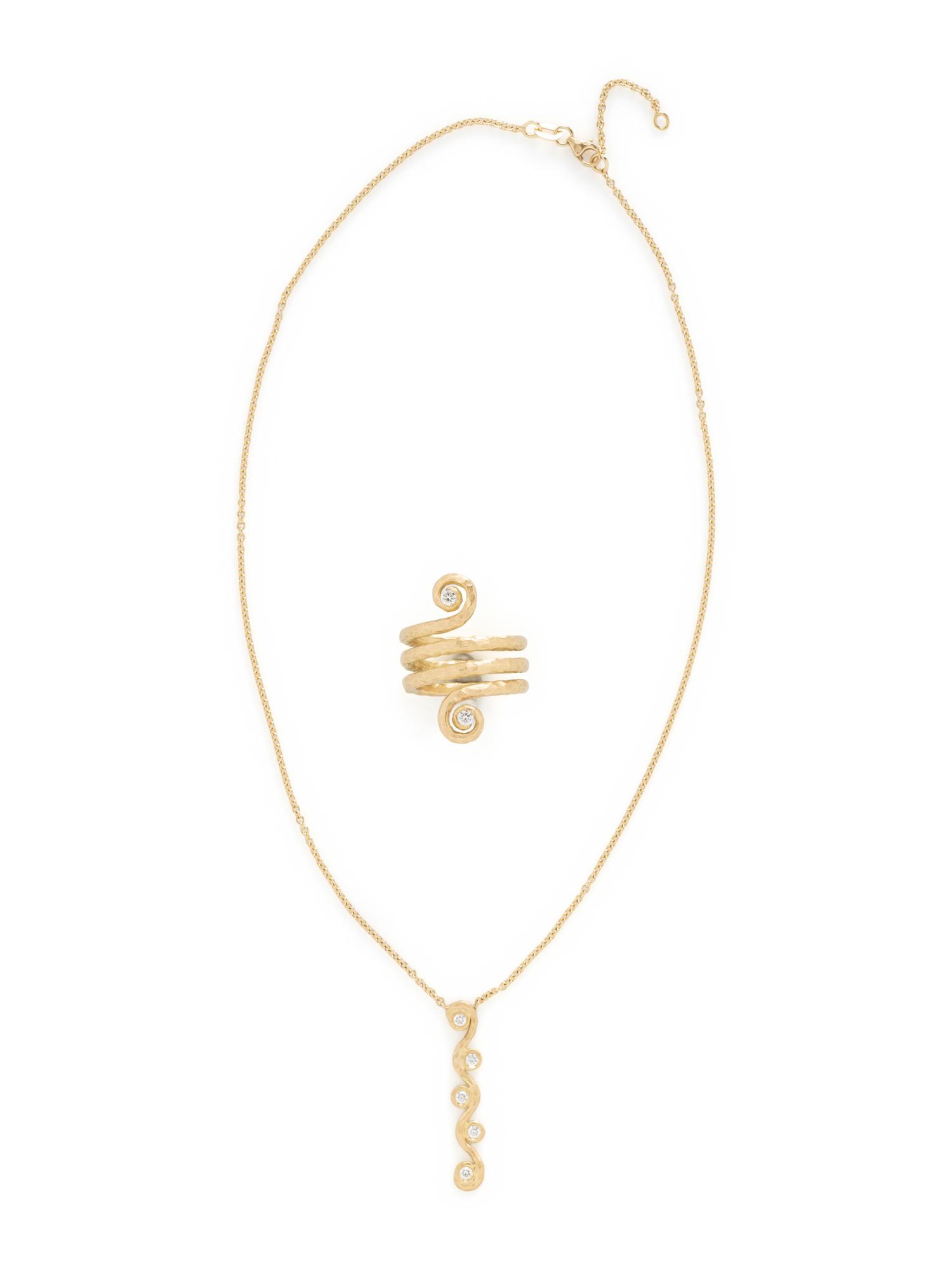HAMMERED YELLOW GOLD AND DIAMOND DEMI PARURE