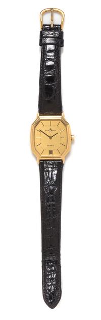 An 18 Karat Yellow Gold Wristwatch, Baume & Mercier,