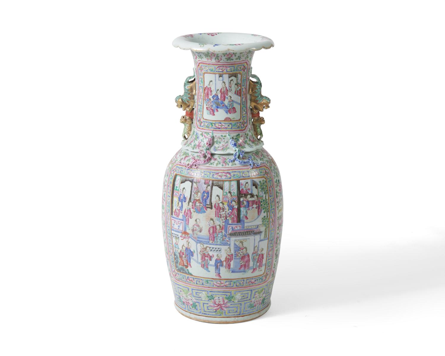A very large Chinese export Famille Rose-decorated porcelain vase, 19th century