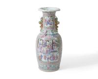 A very large Chinese export Famille Rose-decorated porcelain vase, 19th century