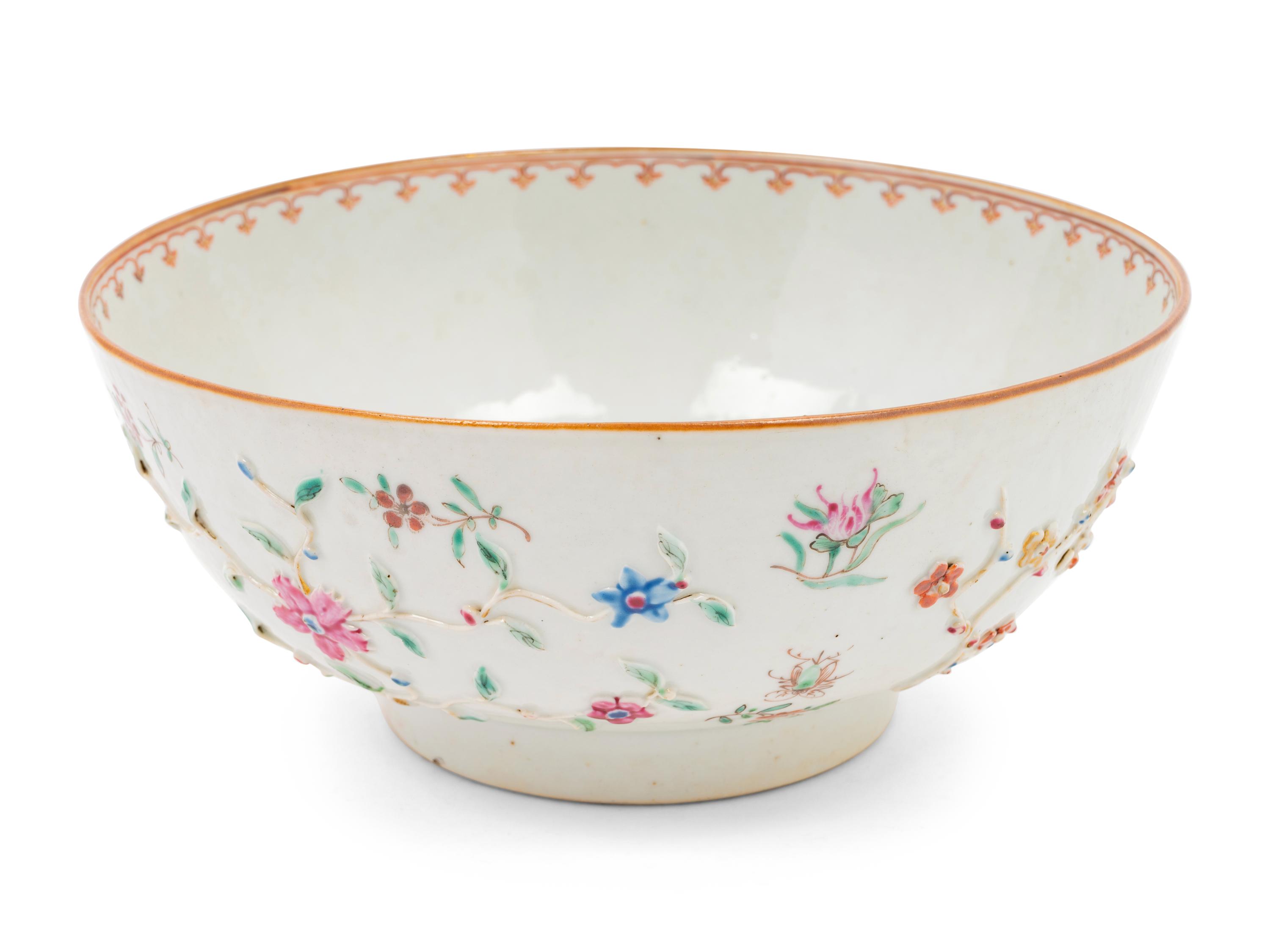 A Chinese Export Porcelain Bowl