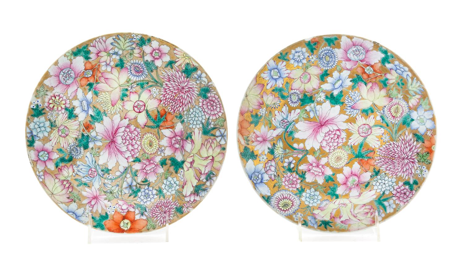 A Pair of Gilt Decorated Famille Rose 'Millefleur' Porcelain Shallow Plates Diameter of each 9 7/8 inches. — 19TH CENTURY