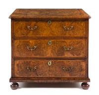 A William and Mary Inlaid Burr Walnut Chest of Drawers Height 29 1/2 x width 32 x depth 22 1/2 inches. — CIRCA 1700
