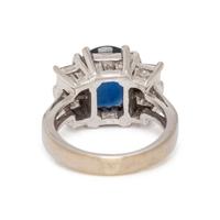 SAPPHIRE AND DIAMOND RING