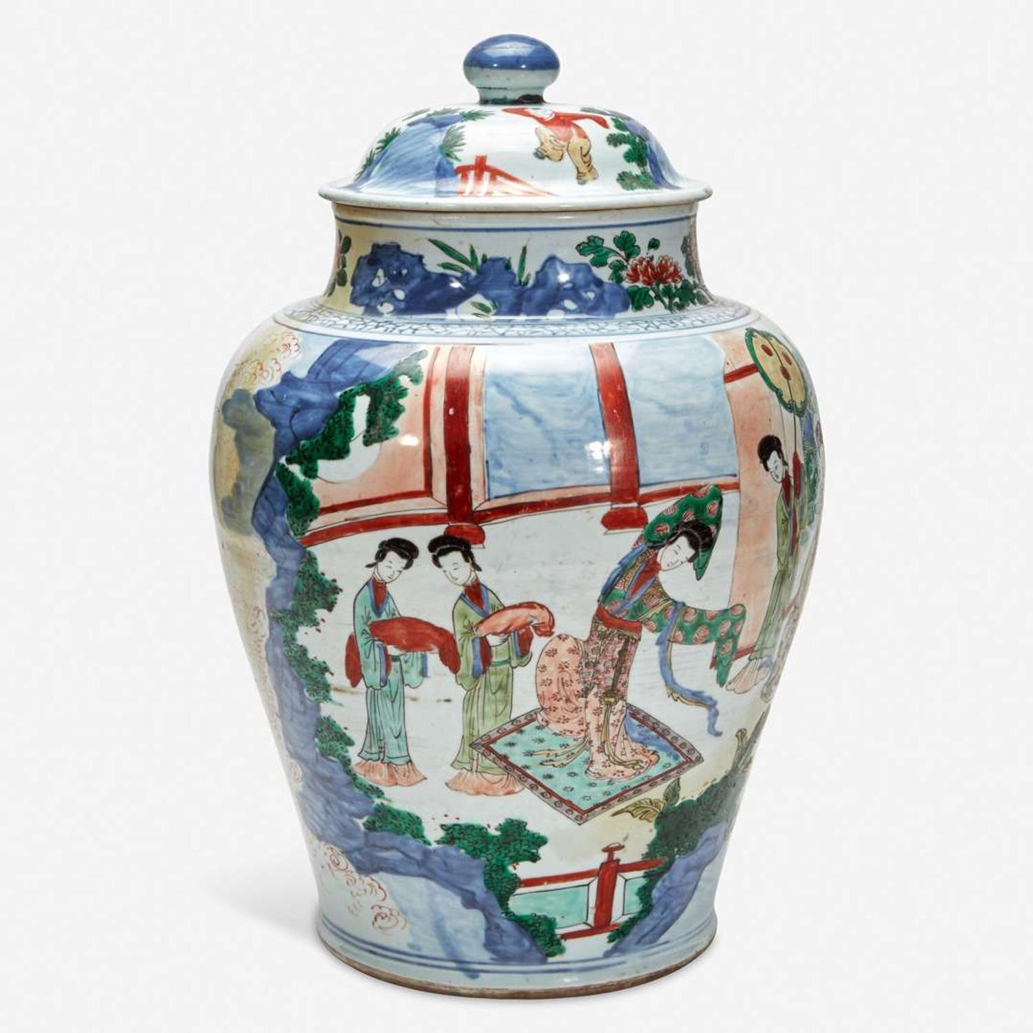 A large Chinese wucai-decorated porcelain jar and cover 五彩带盖大罐 17th century ????
