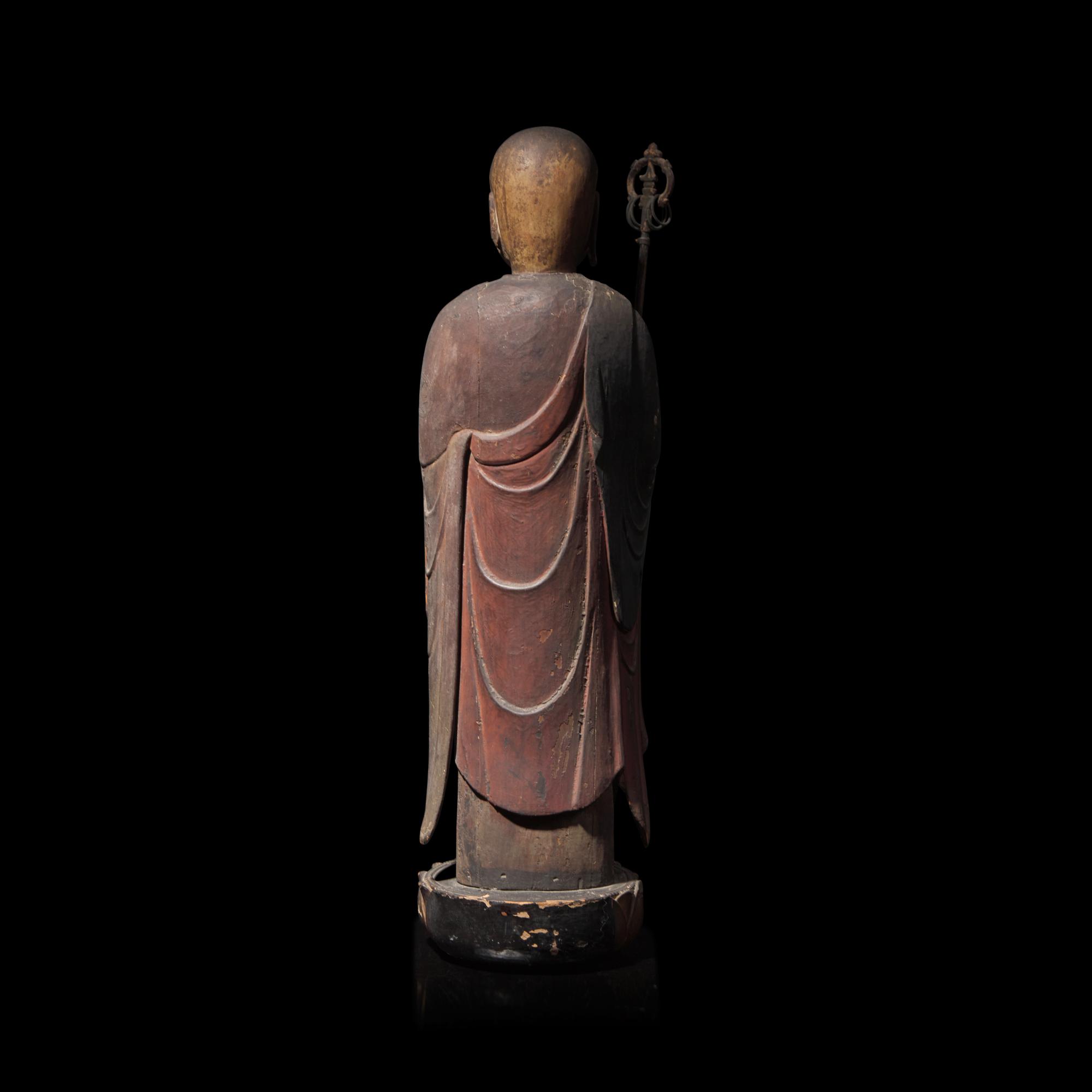 A Japanese Lacquered and Painted Wood Figure of Jizo Bosatsu, Edo Period or Earlier — 日本江戶或更早 木雕羅漢像