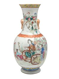 A Chinese Republic Period Famille Rose Porcelain Vase