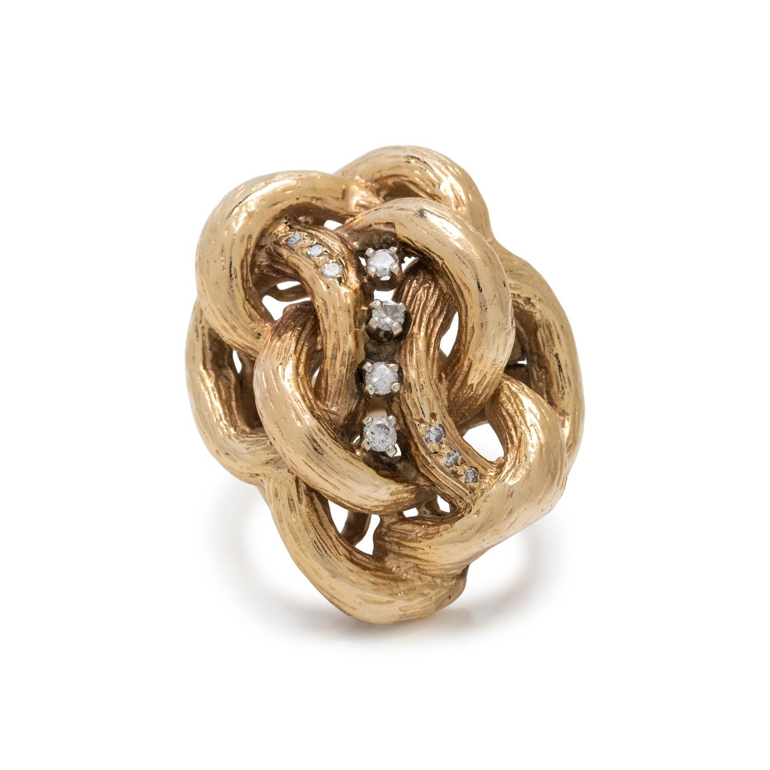 YELLOW GOLD AND DIAMOND RING