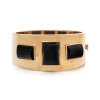 YELLOW GOLD AND ONYX BANGLE BRACELET