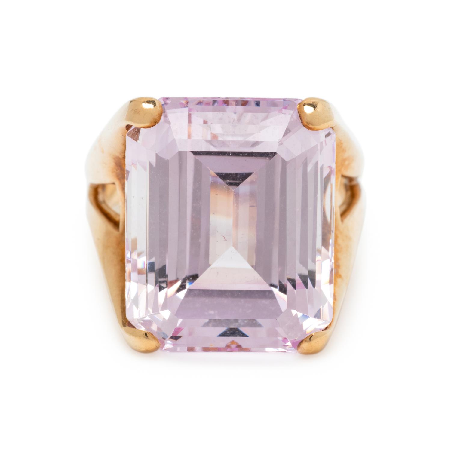 YELLOW GOLD AND PINK GLASS RING