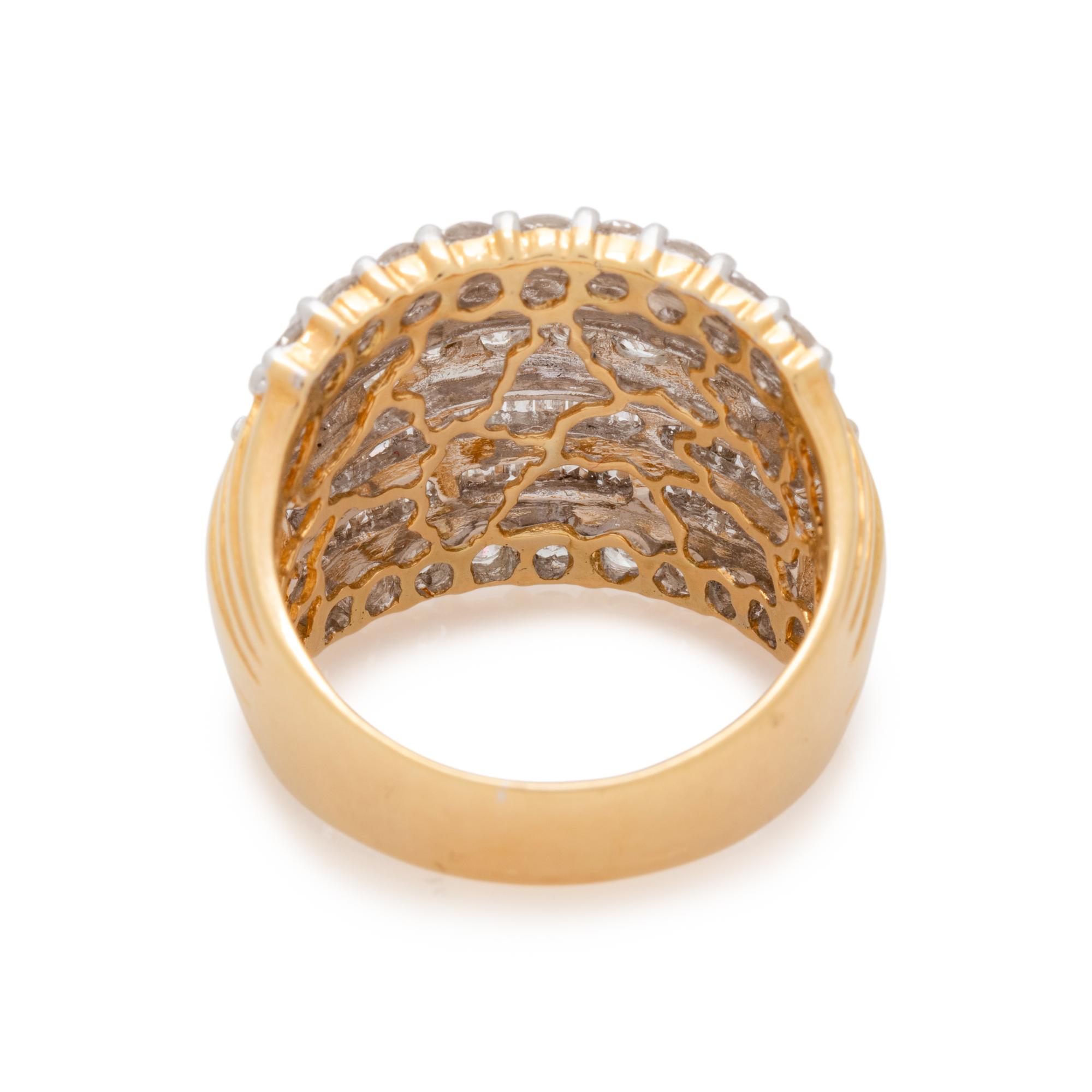YELLOW GOLD AND DIAMOND RING