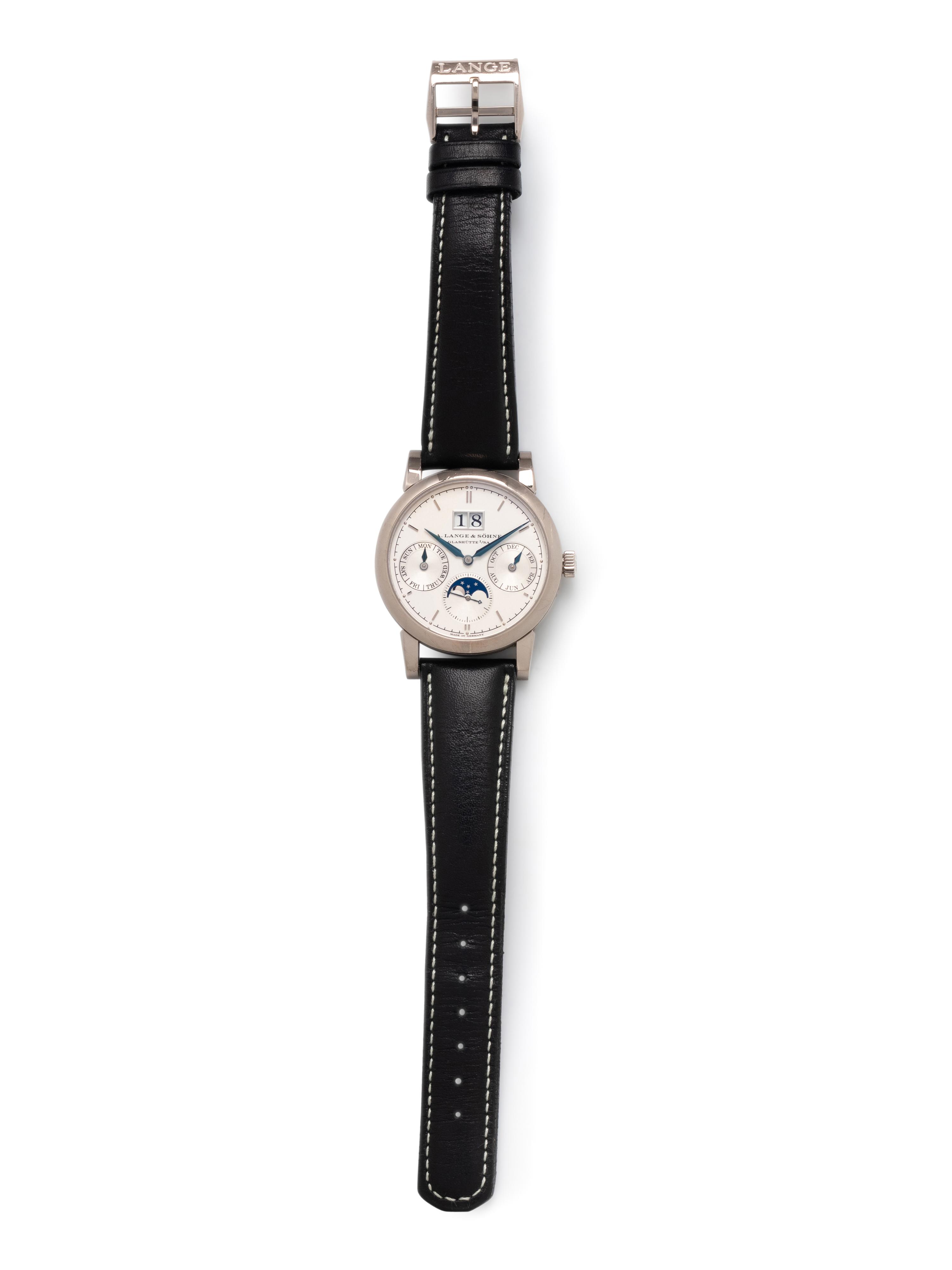 A. LANGE & SÖHNE, REF. 330.026 18K WHITE GOLD 'SAXONIA ANNUAL CALENDAR' WATCH