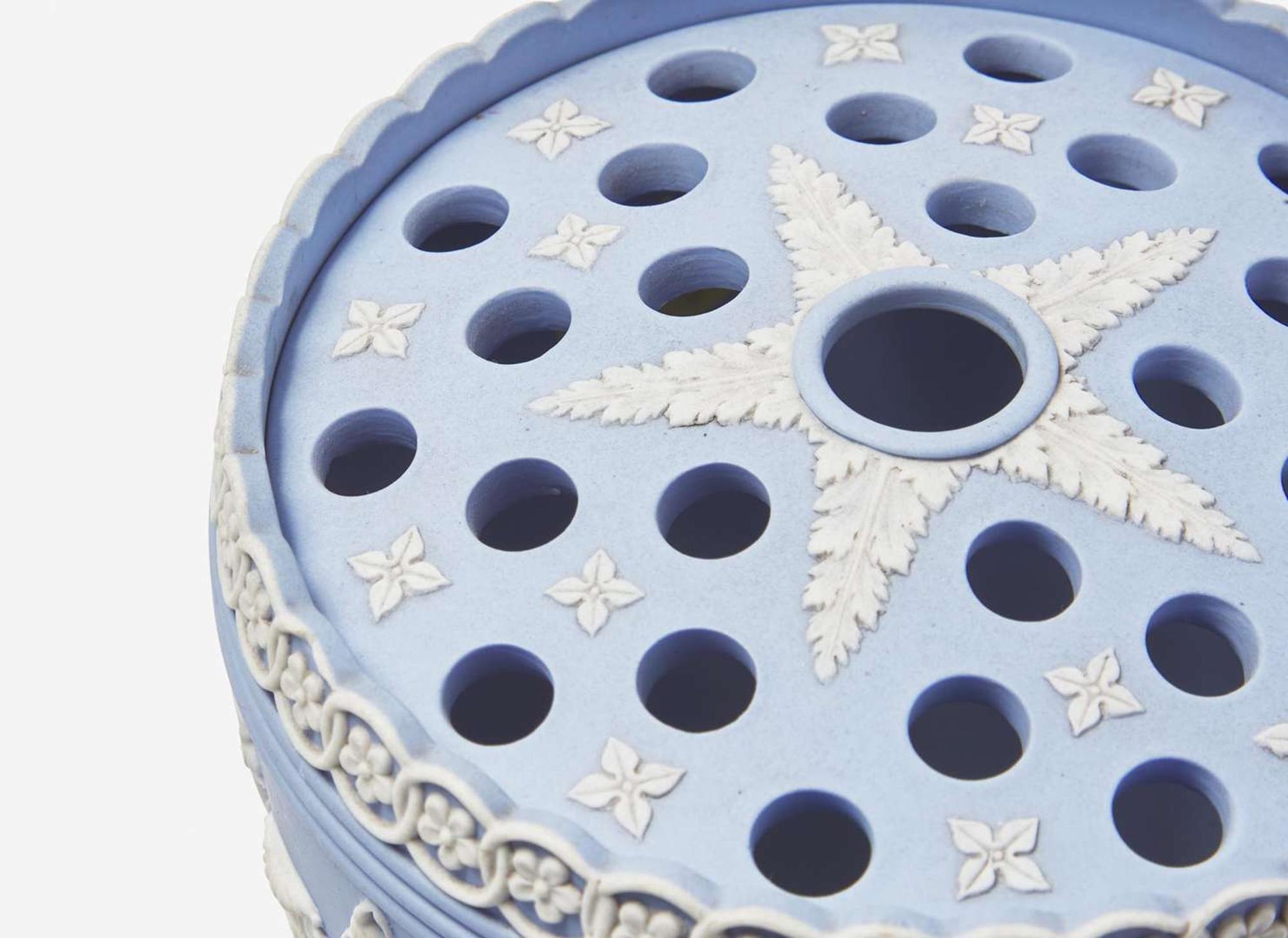 A Wedgwood Solid Blue Jasperware Bough Pot and Cover, UK, circa 1800