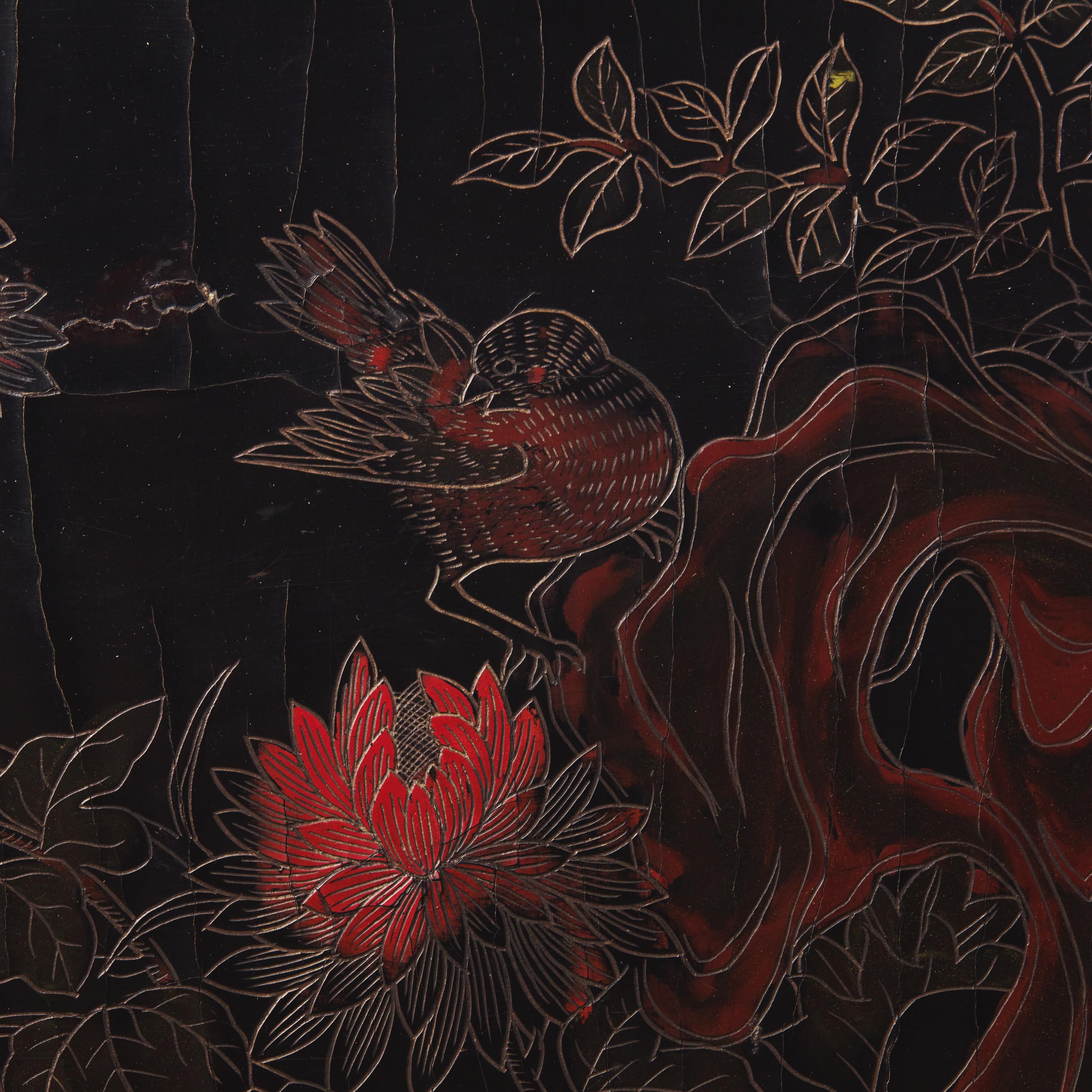 A Chinese Qiangjin and Tianqi Lacquer Rectangular Tray, 19th Century 清中期 戧金填漆花鳥圖長方盤