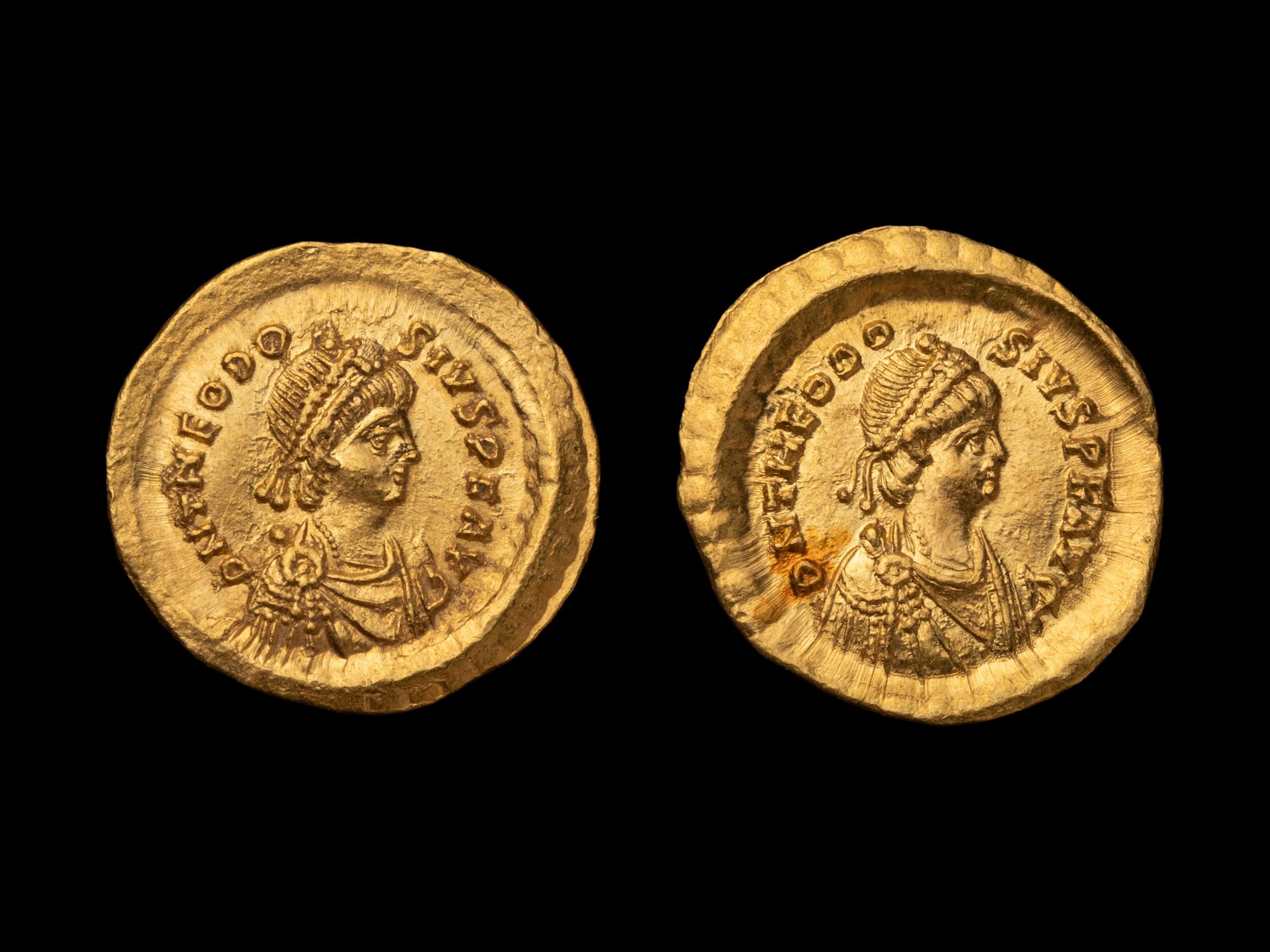 [ANCIENT] EASTERN ROMAN EMPIRE. Theodosius II (c. 430-440 AD). Tremissis (1.4g and 1.4g). Two Coins