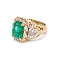 EMERALD AND DIAMOND RING