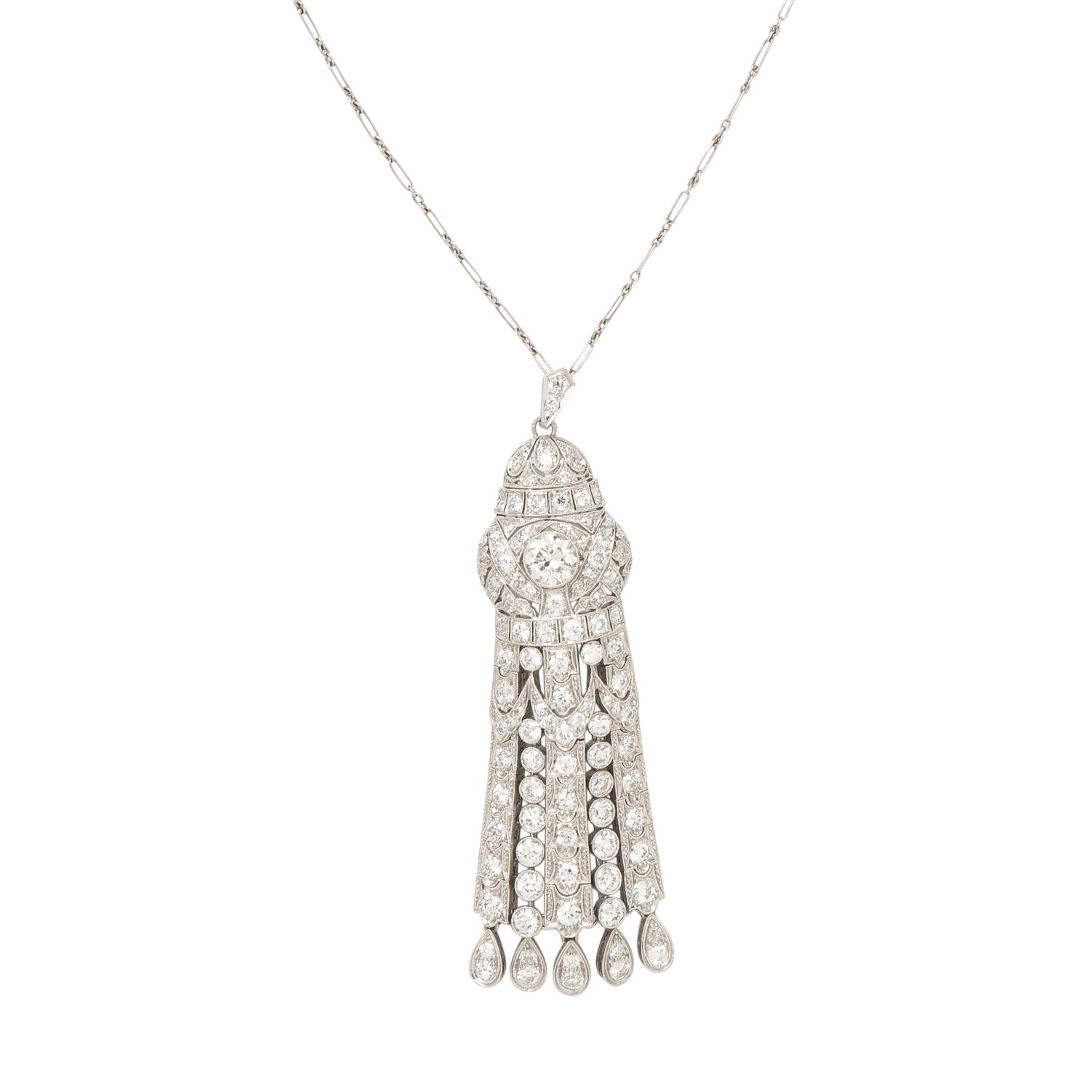 ART DECO, PLATINUM AND DIAMOND PENDANT NECKLACE
