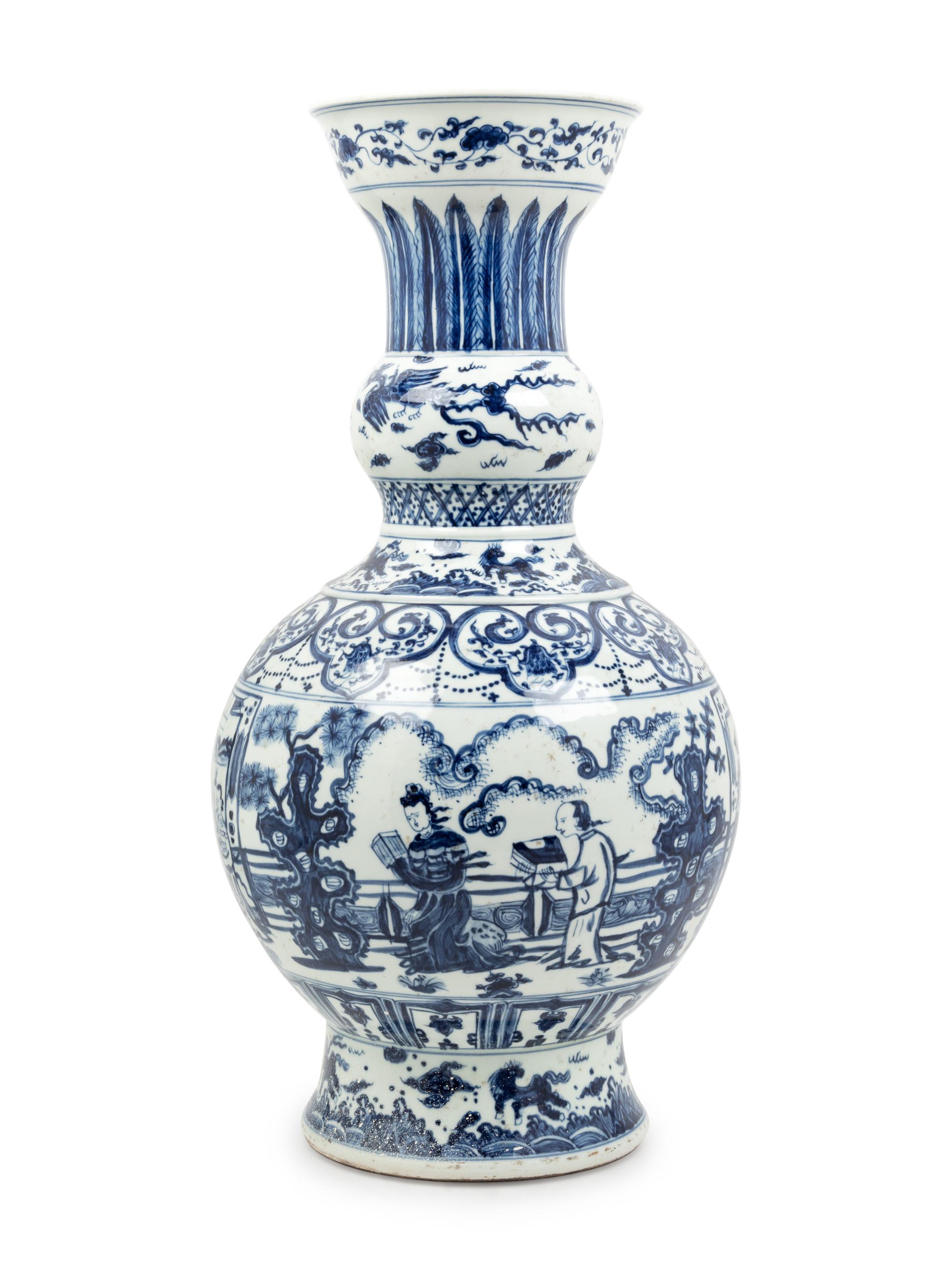A Chinese Blue and White Porcelain Baluster Vase