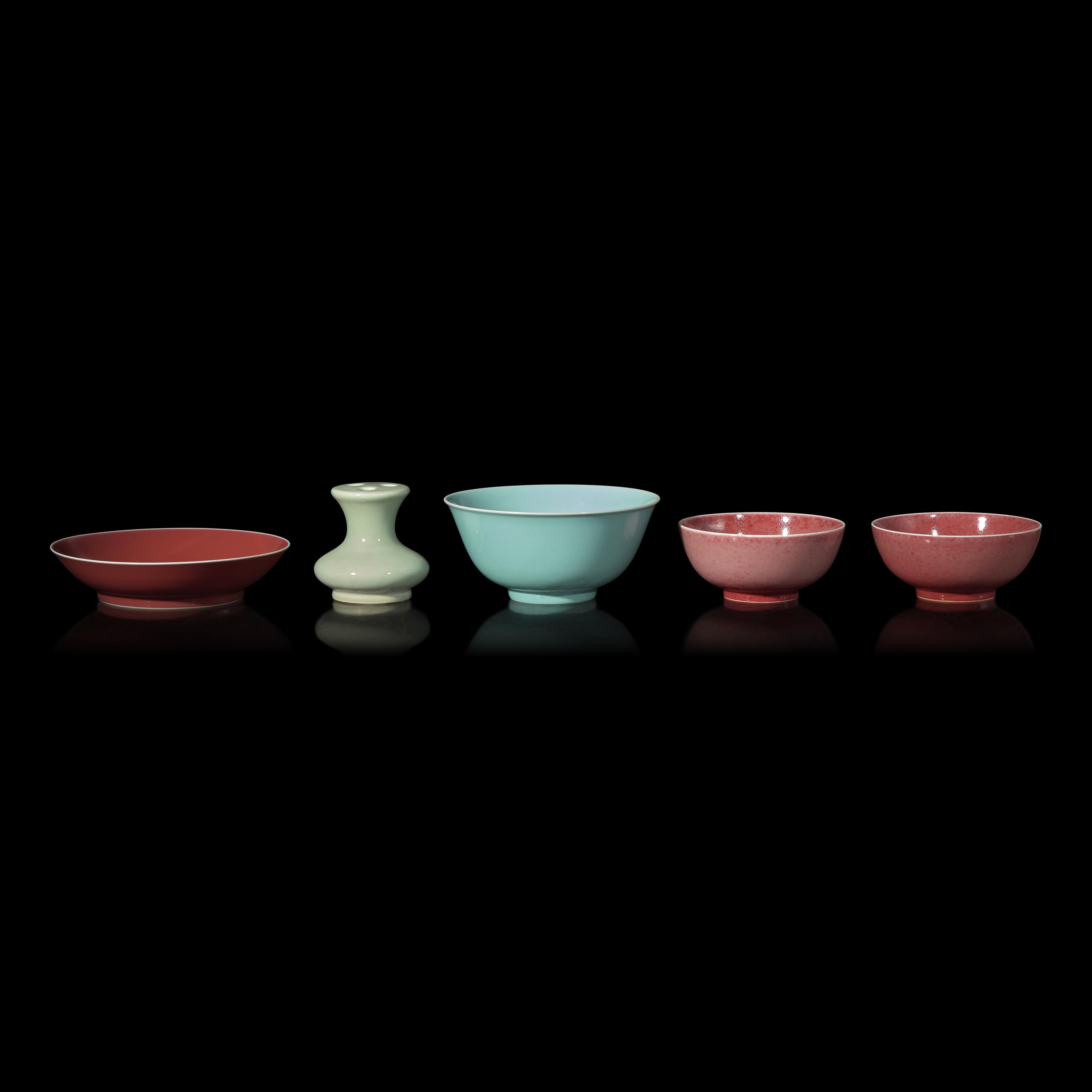 A Group of Five Chinese Monochrome Glazed Porcelain Wares — 單色釉瓷器一組五件