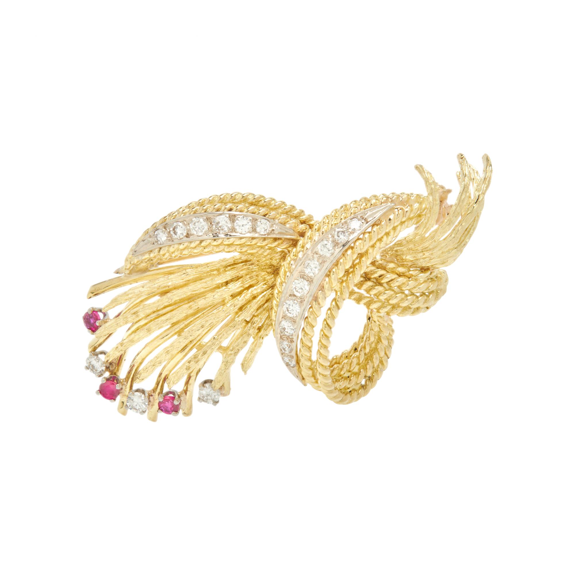 YELLOW GOLD, DIAMOND AND RUBY BROOCH