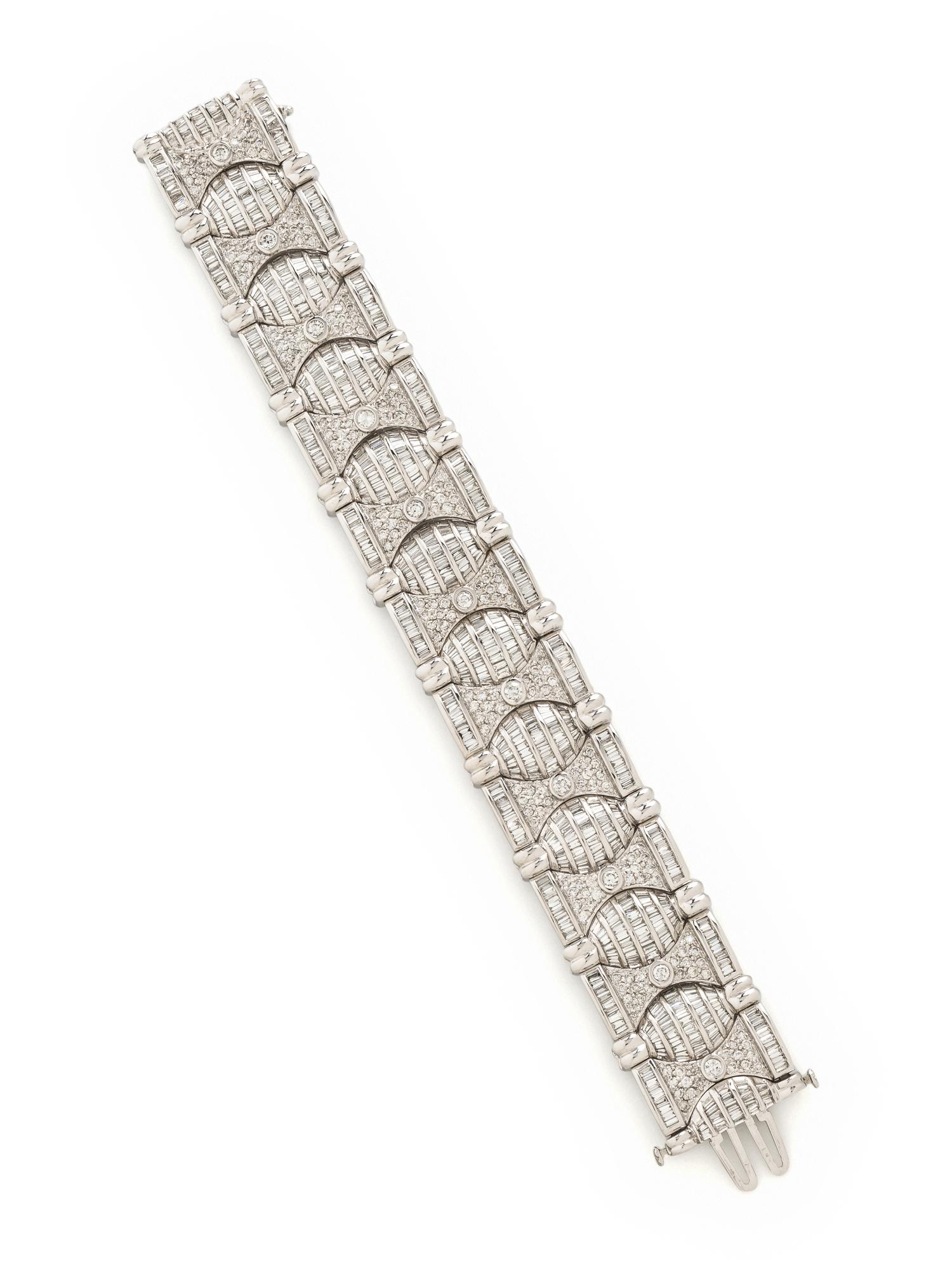 WHITE GOLD AND DIAMOND FANCY LINK BRACELET