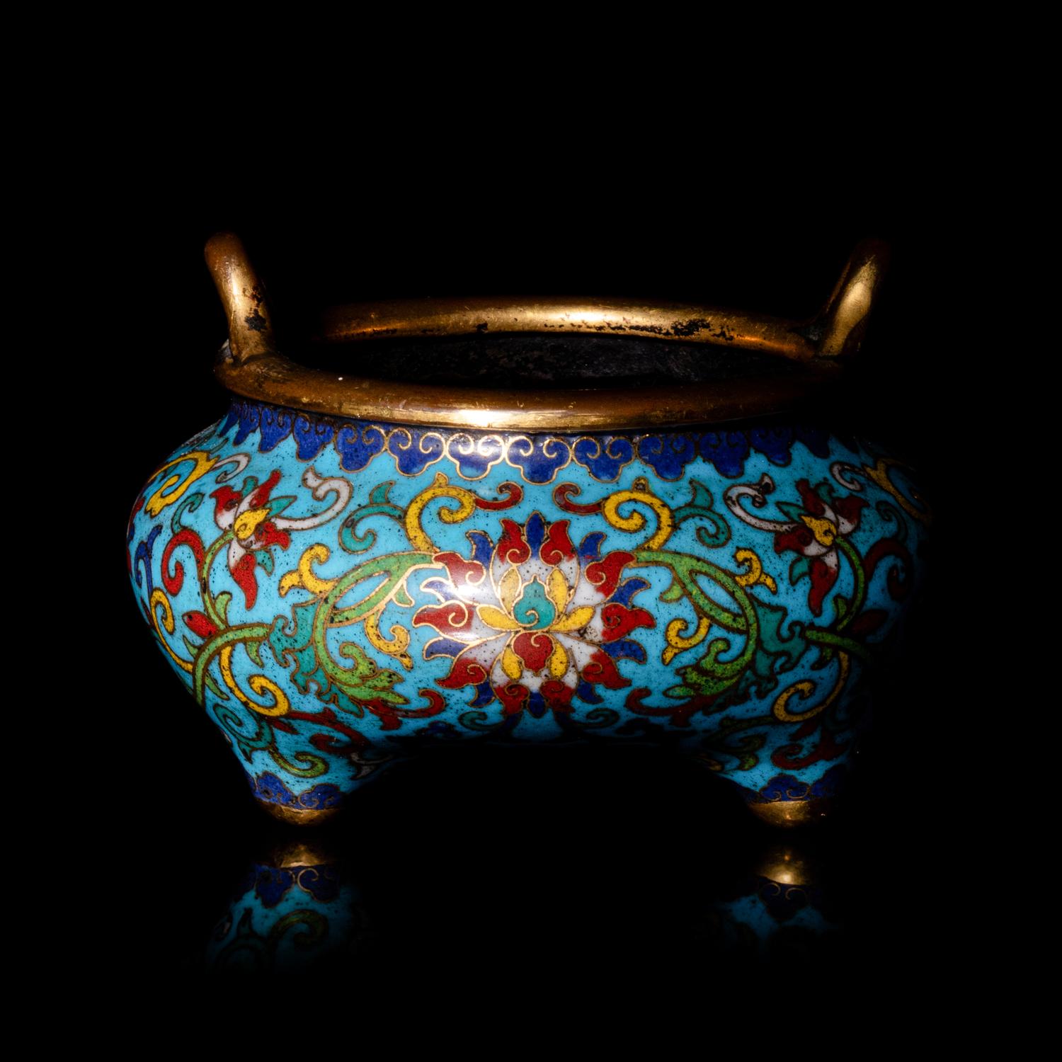 A Chinese Cloisonné Enamel Incense Burner, Qianlong Period Mark and Period 清乾隆 銅胎掐絲琺瑯纏枝蓮三足爐 ’乾隆年製·千‘款