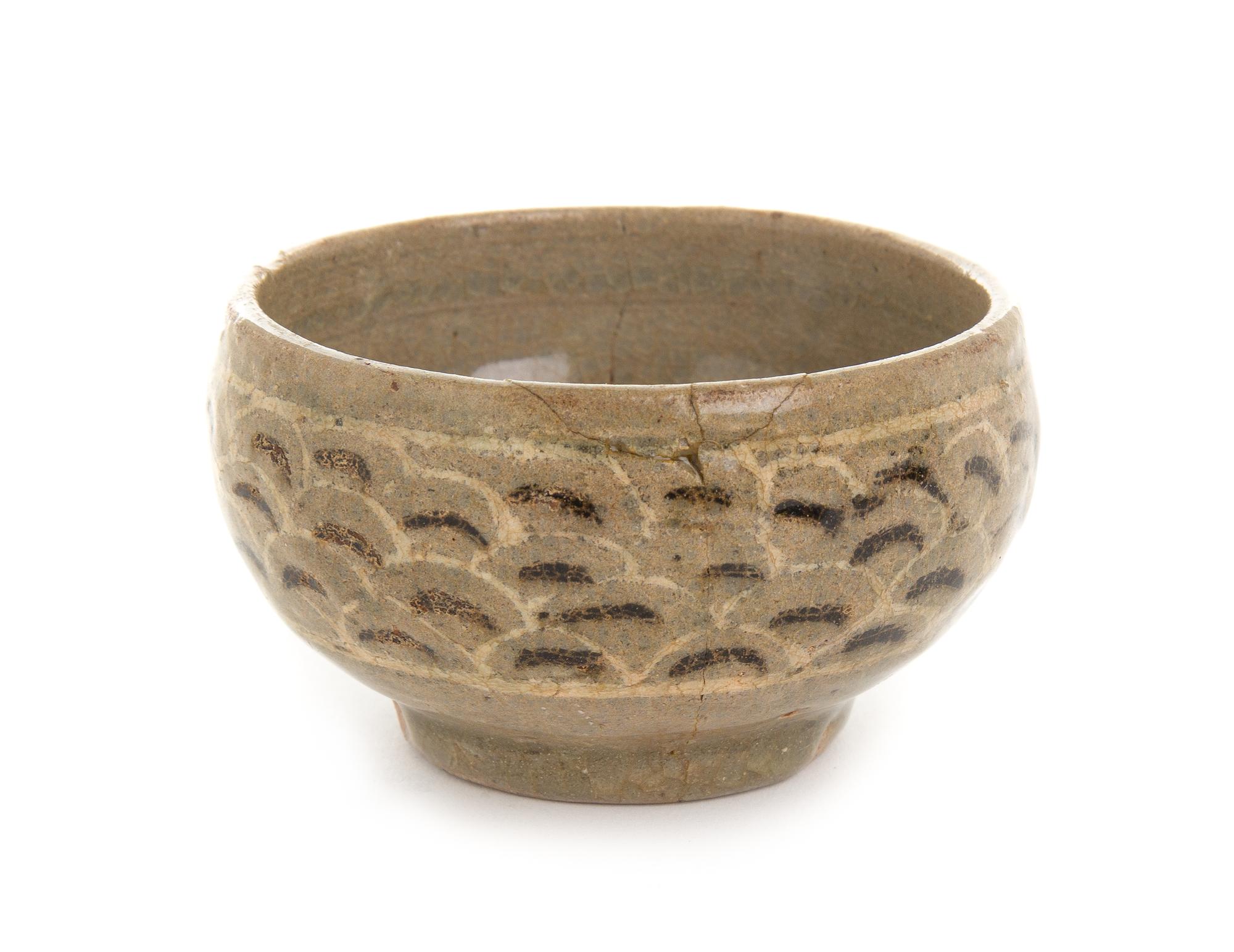 A Korean Koryo Sanggam Inlaid Porcelain Cup Diameter 3 1/2 inches. — 12TH CENTURY