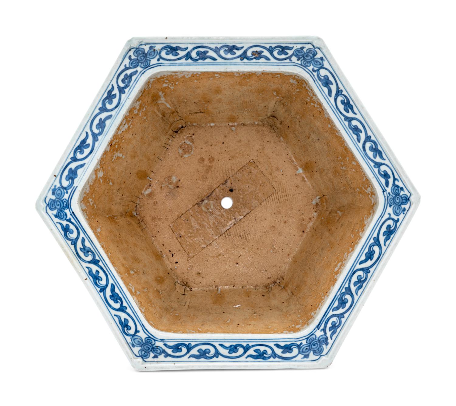 A Chinese Blue and White Porcelain Hexagonal Jardinière