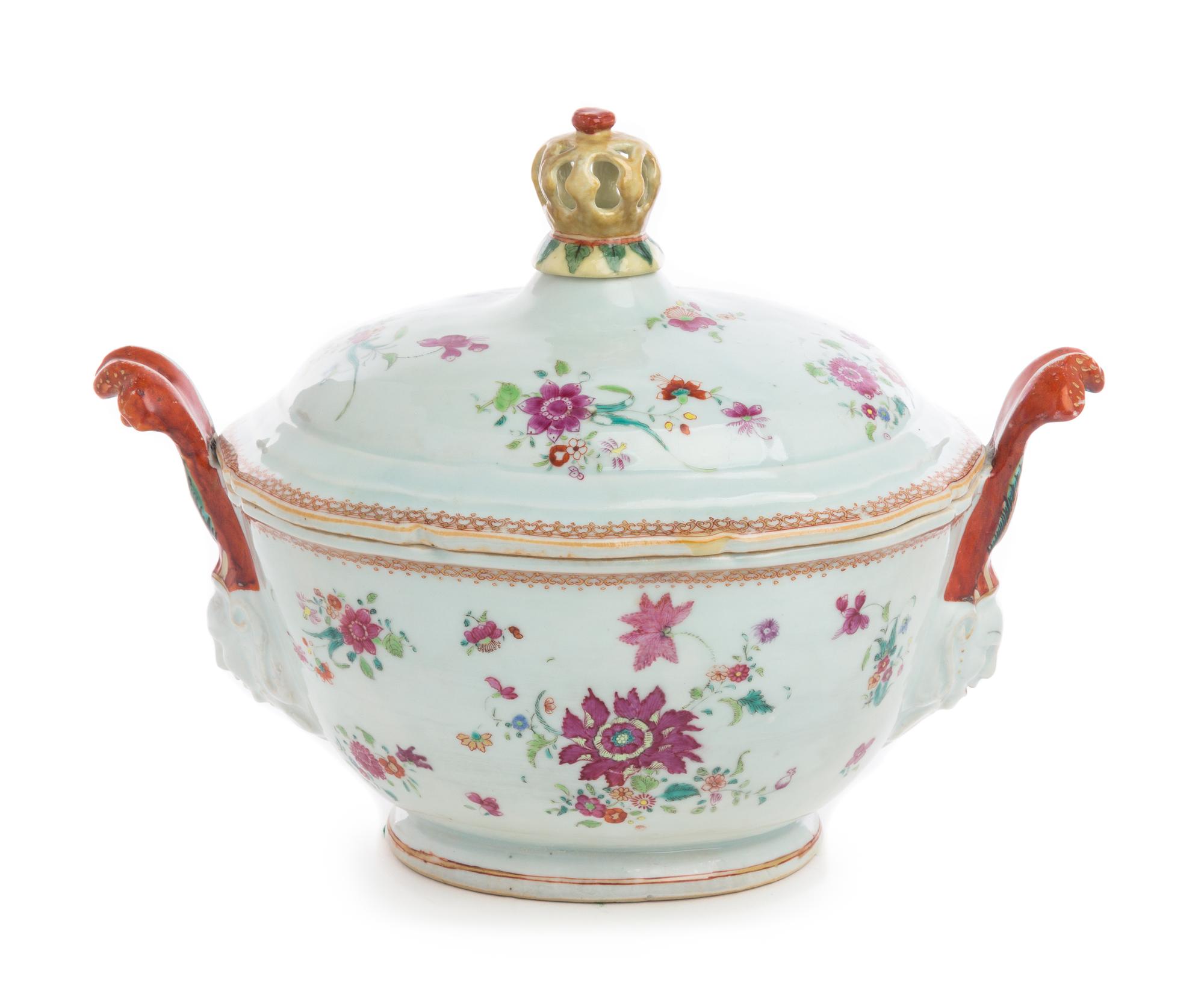 A Chinese Export Porcelain Oval Tureen with Cover Width 14 inches. — MID-18TH CENTURY