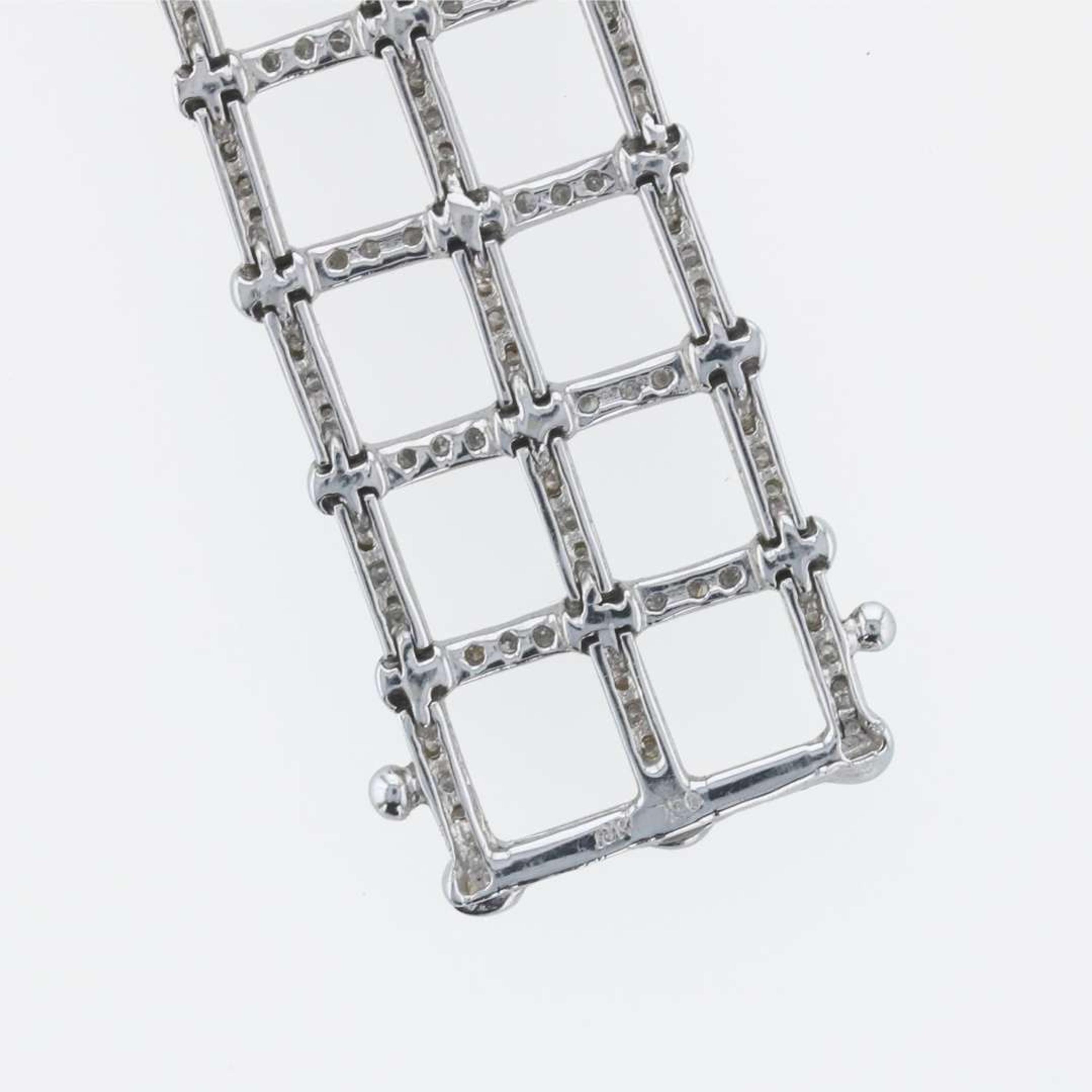 An 18K white gold and diamond bracelet