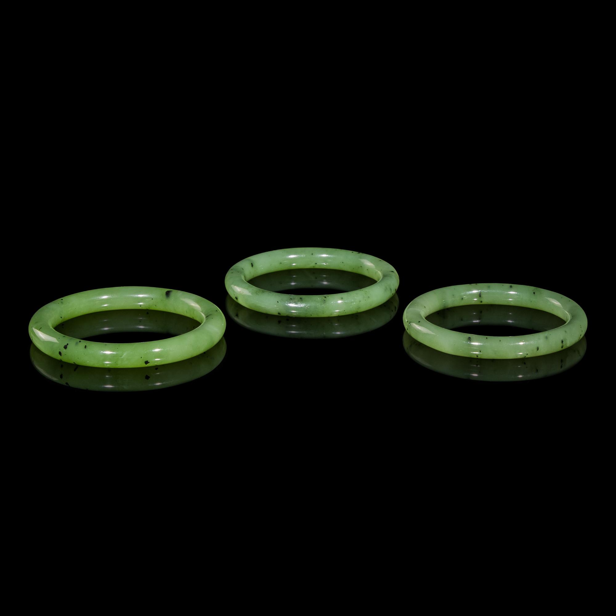 Three Spinach Jade Bangles — 碧玉圓條鐲三隻