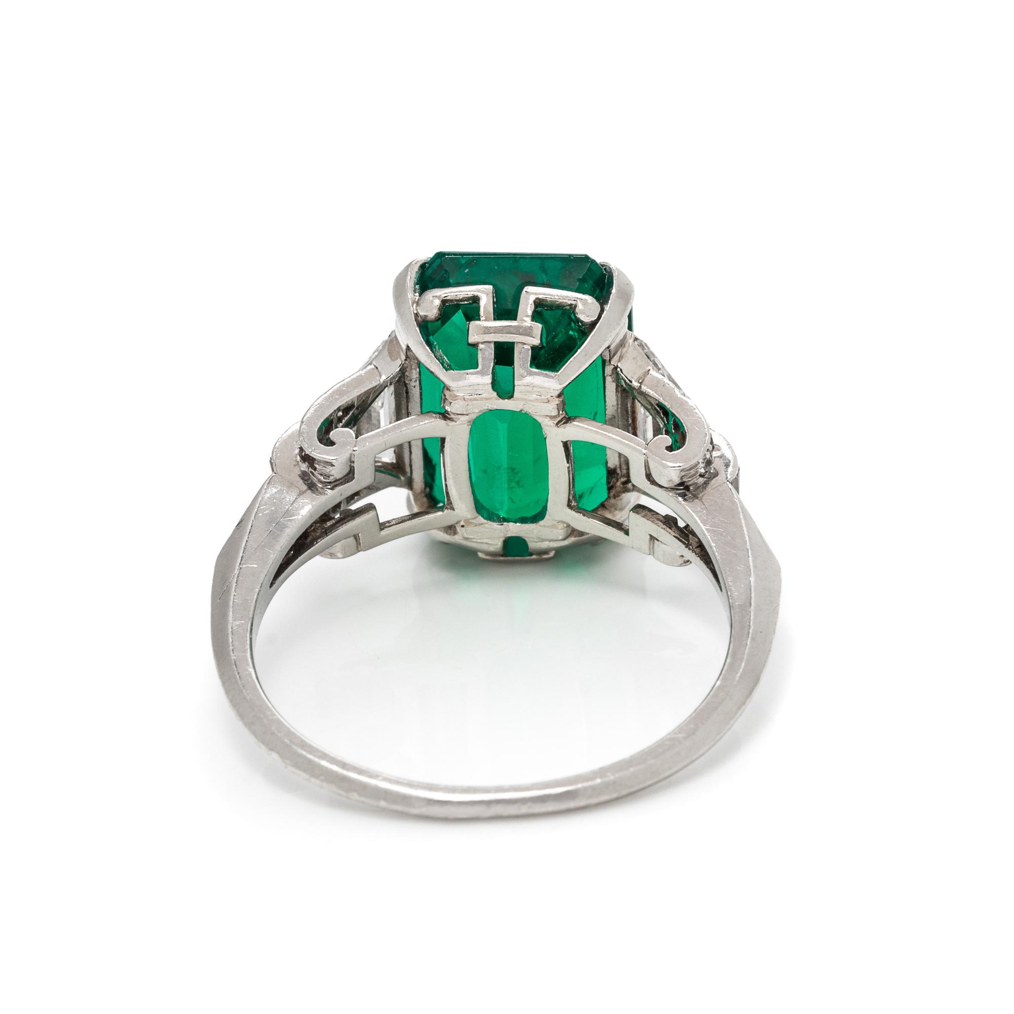 ART DECO, COLOMBIAN EMERALD AND DIAMOND RING