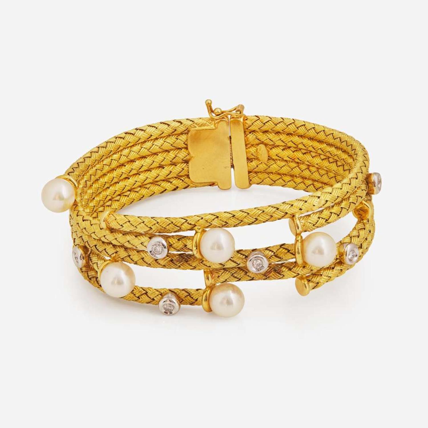 An 18K Yellow Gold, Pearl, and Diamond Bracelet
